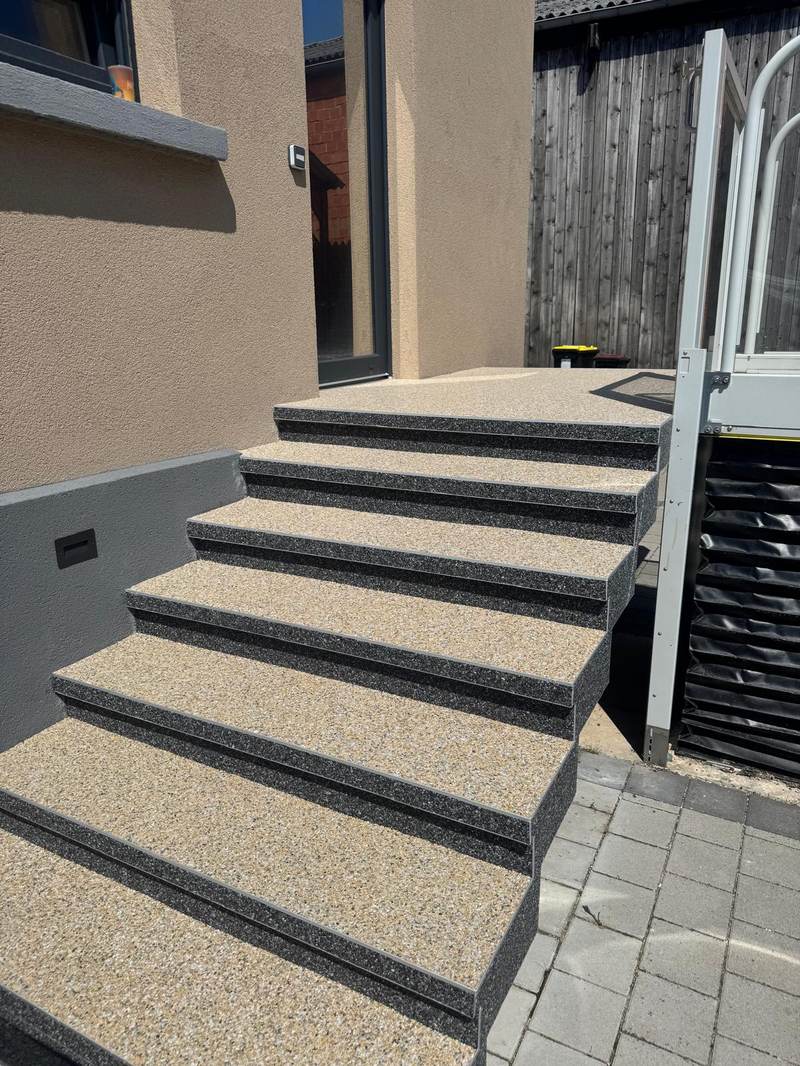 Escalier en résine - après